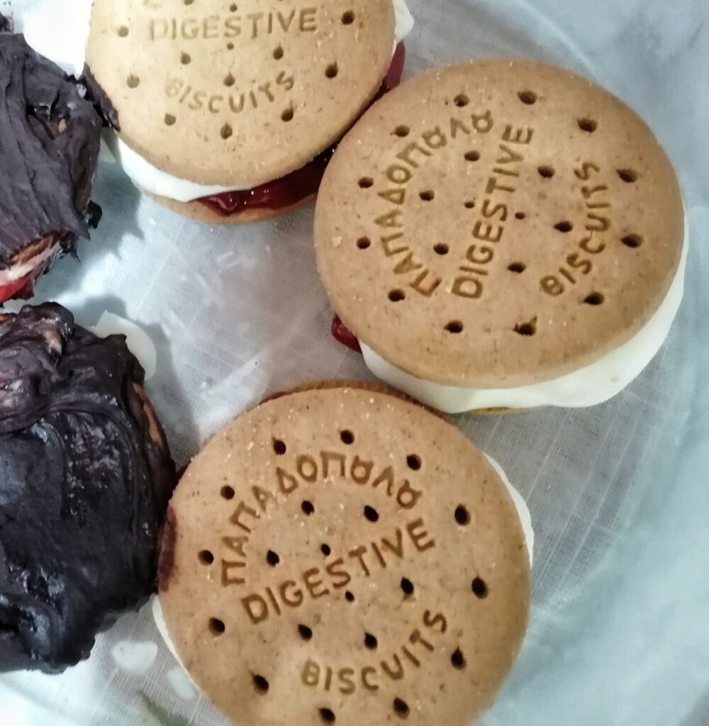 Παγωτίνια Σάντουιτς cheescake χωρίς ζάχαρη