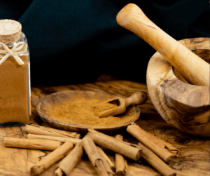 βοηθάει η κανέλα στην εμμηνόπαυση