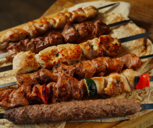 κεμπάπ σουβλάκι κοτόπουλο και χοιρινό